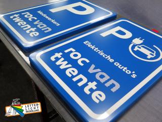 Electrische auto parkeerplaats borden